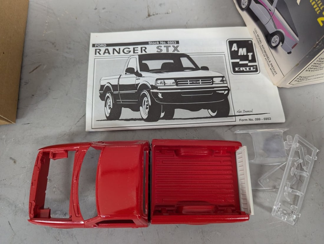 AMT Ertl 1993 Ford Ranger STX Model Kit 1/25 Scale Partially Built Original Box - 3