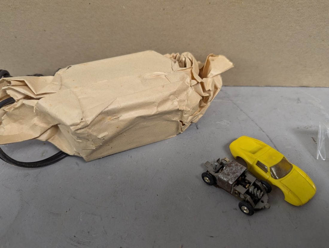 Atlas Twin Pikes Peak HO Scale Racing Set No. 1209 Vintage Parts Restoration Project - 10