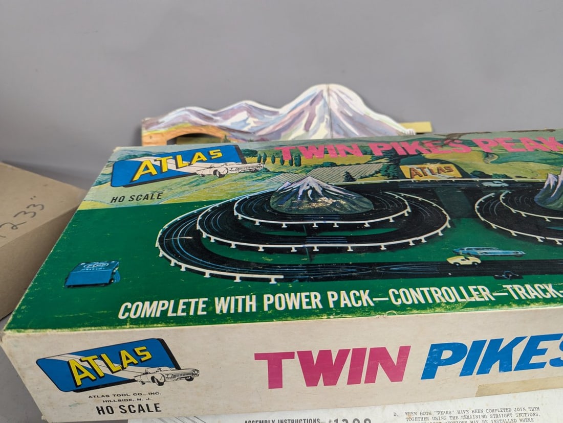 Atlas Twin Pikes Peak HO Scale Racing Set No. 1209 Vintage Parts Restoration Project - 3