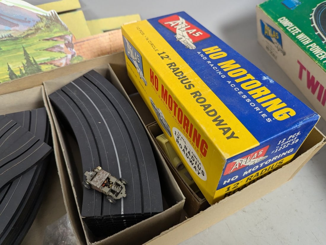 Atlas Twin Pikes Peak HO Scale Racing Set No. 1209 Vintage Parts Restoration Project - 6