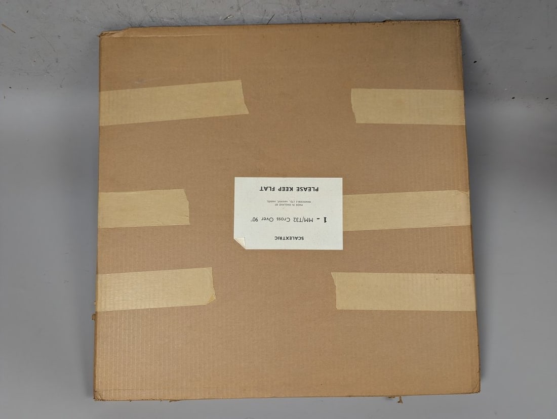 Vintage Scalextric MM/T32 Cross Over 90Â° Track Sealed Collectible Slot Car Accessory: **Important** Please read below description on how to avoid high shipping costs. Up for auction is a rare Vintage Scalextric MM/T32 Cross Over 90Â° Track, measuring 21 x 21 x 1 1/2 inches.
