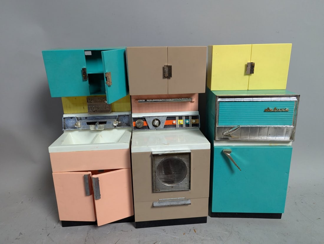 Large Collection of Vintage 1960s-70s Doll Furniture Mattel Barbie Deluxe Reading - 3