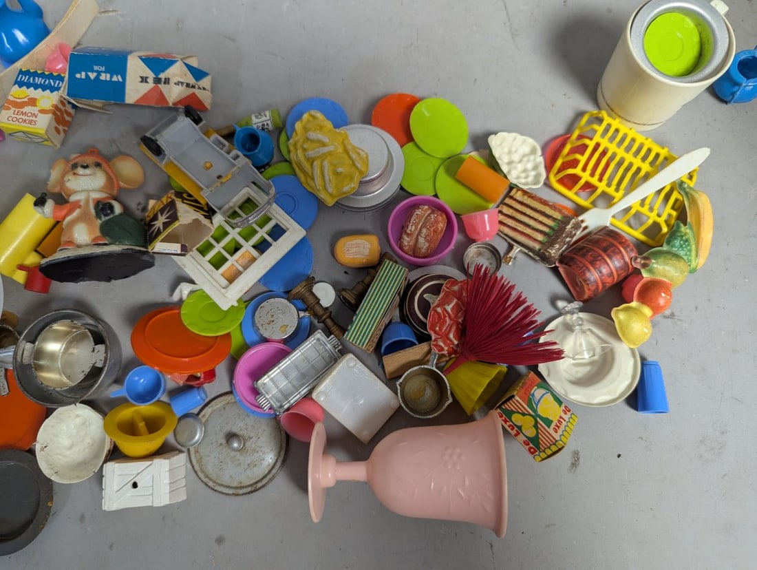 Large Collection of Vintage 1960s-70s Doll Furniture Mattel Barbie Deluxe Reading - 9