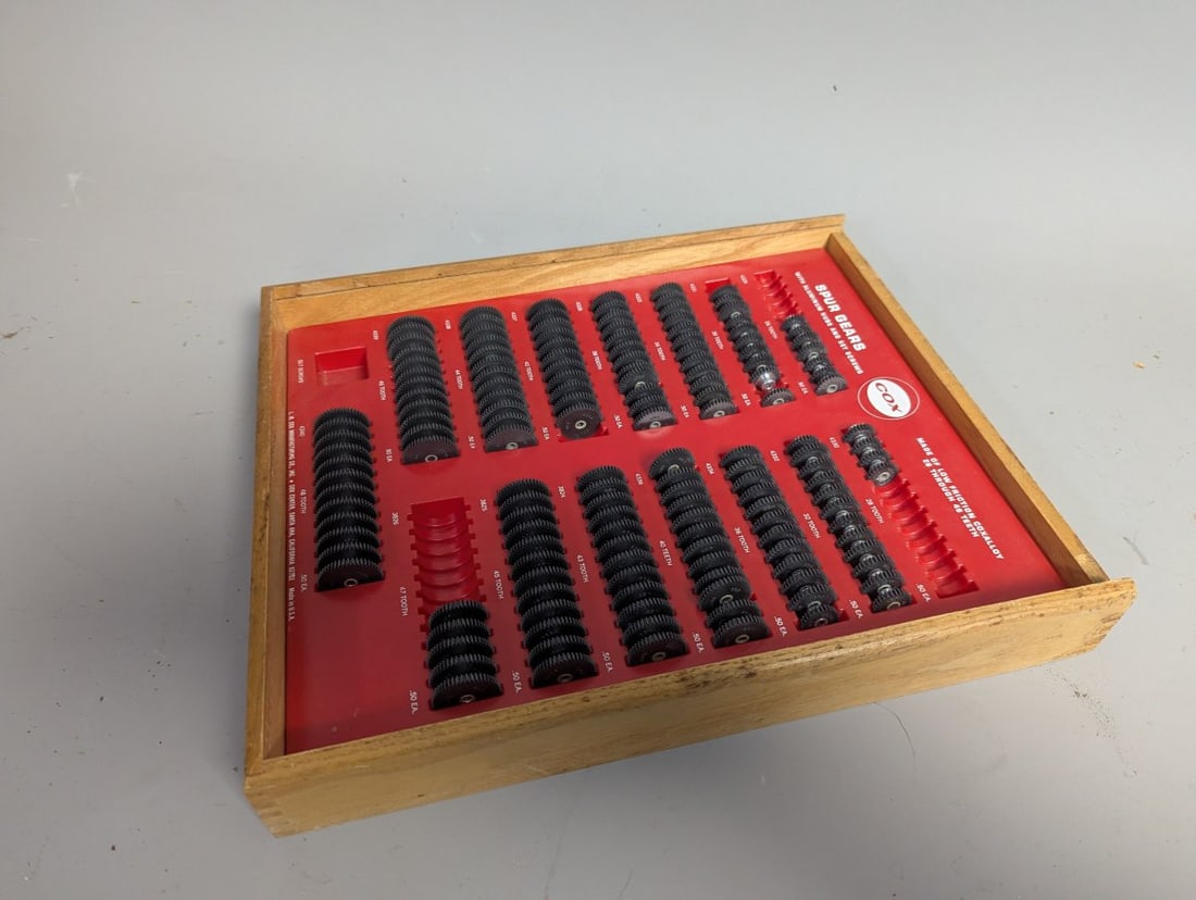 Vintage Cox Spur Gears Retail Display Case for Slot Car Collectors - 2