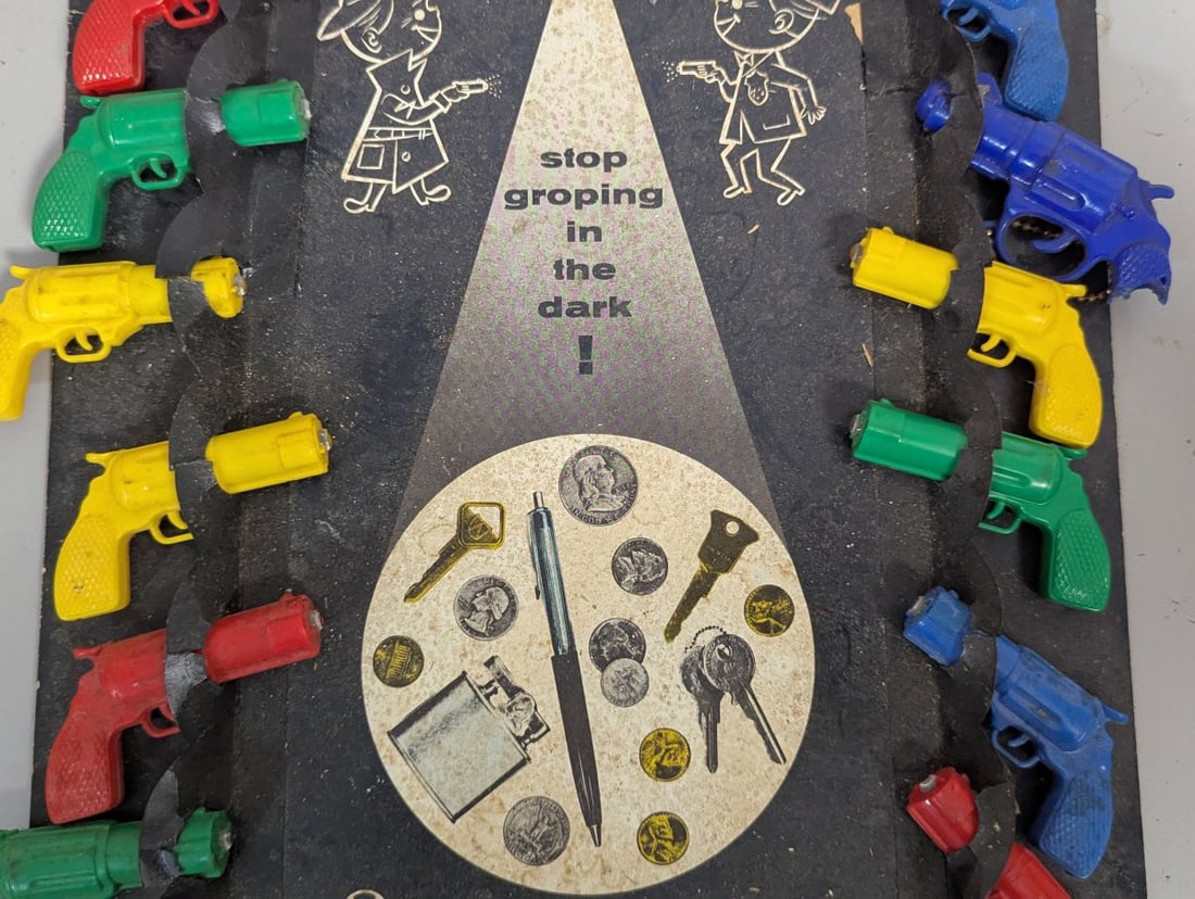 Vintage Louis Marx Little Detective Flashlight Pistol Store Display - 4