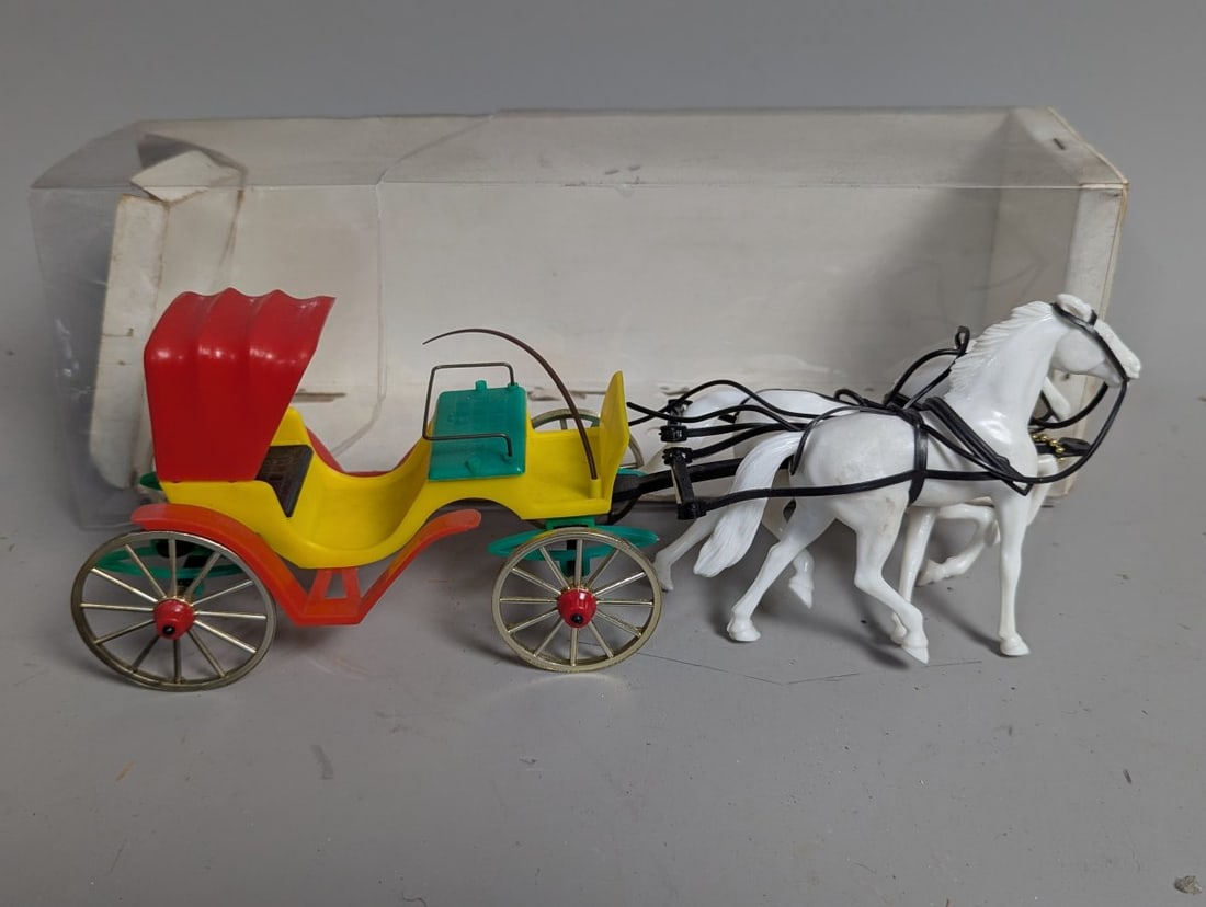 Vintage Anchor Buggy Carriage Co Victoria Two Horses Toy Set NOS Collectible (1 of 6)