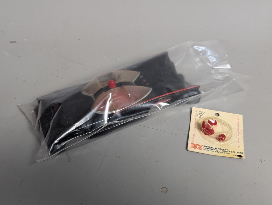Vintage Batmobile Slot Car Body and Hubs Collection Classic BZ New Old Stock (1 of 5)