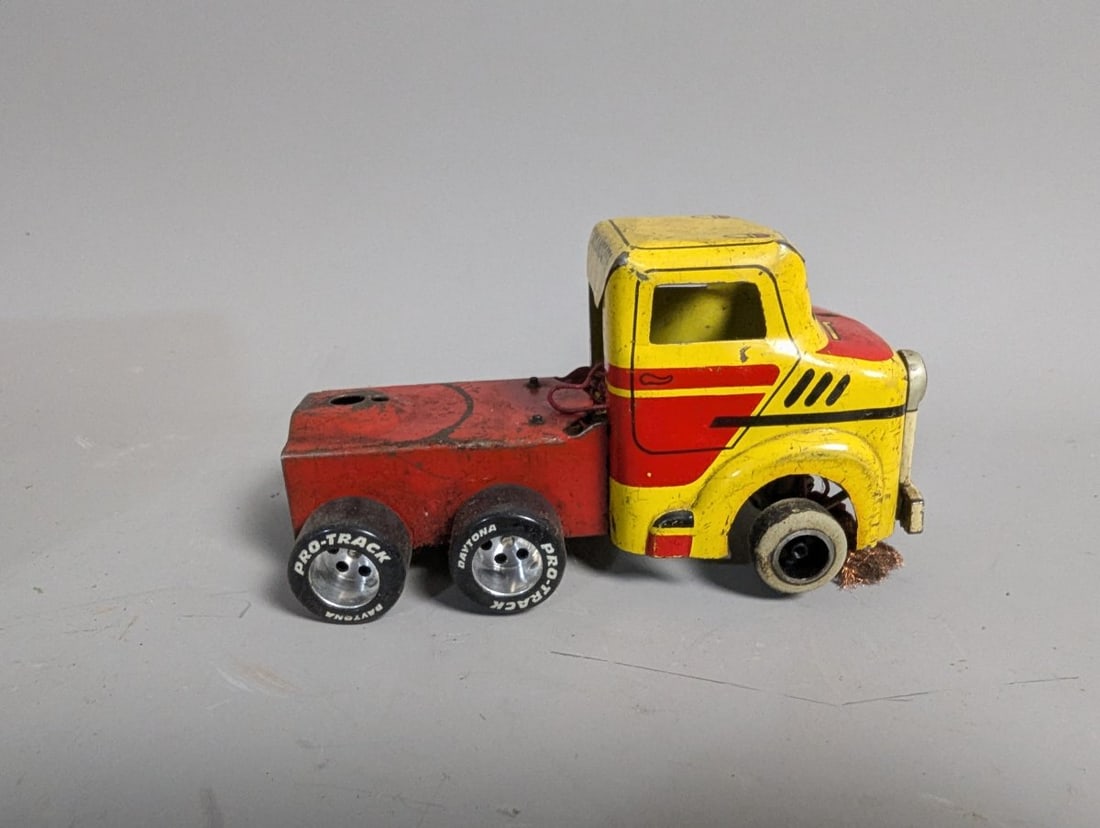 Custom Wyandotte Pressed Steel Slot Car Truck Unique Vintage Toy Collectible - 3