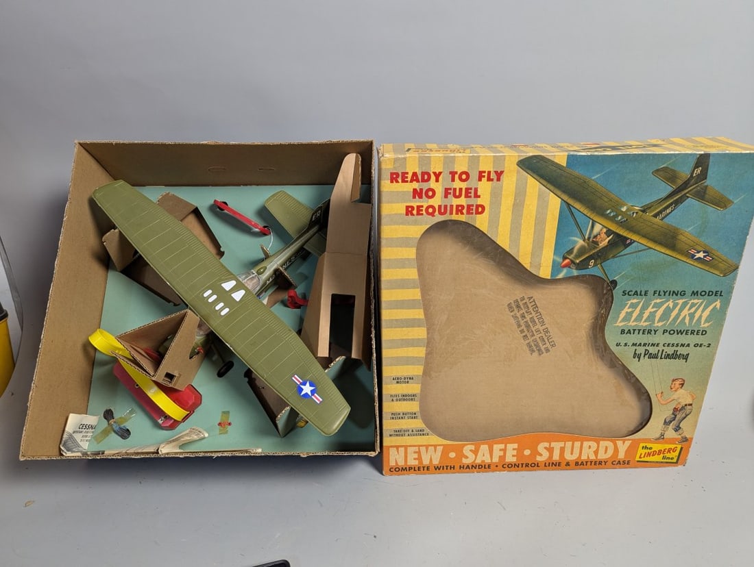 Vintage Lindberg Line U.S. Marine Cessna OE-2 Electric Model Kit CL952:695: **Important** Please read below description on how to avoid high shipping costs. Introducing a rare find for collectors and enthusiasts alike! This vintage model airplane kit is part of The Lindberg L