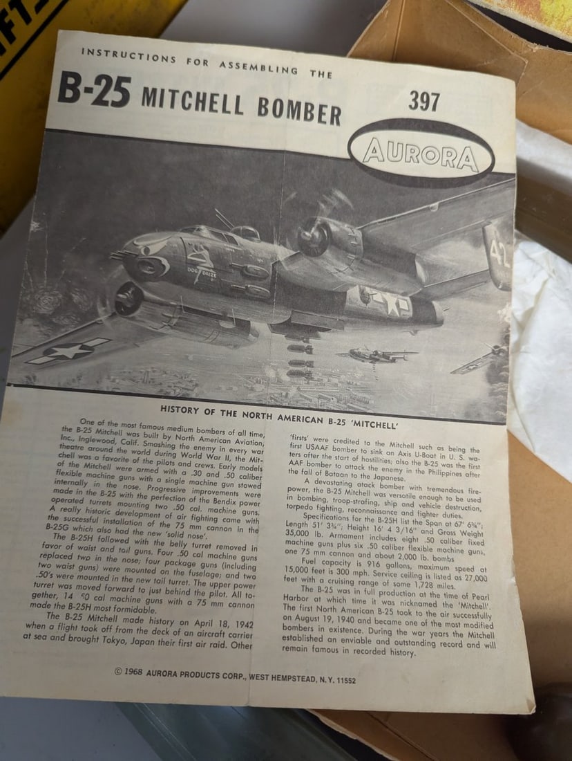 Vintage 1968 Aurora B-25 Mitchell Bomber Model Kit No. 397 1/32 Scale Aviation Collector - 6