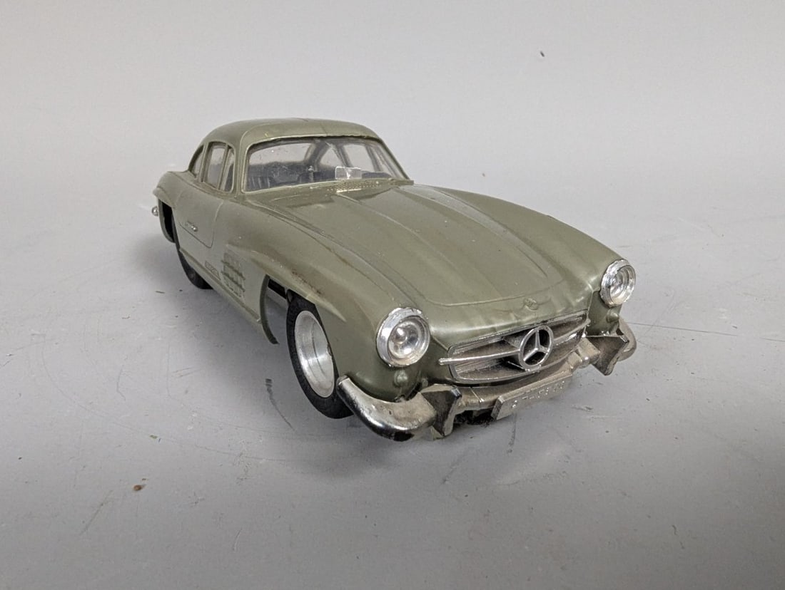 Vintage Strombecker Mercedes-Benz 300 SL Gullwing 1/32 Slot Car for Collectors: **Important** Please read below description on how to avoid high shipping costs. Up for auction is a Vintage Strombecker Mercedes-Benz 300 SL Gullwing 1/32 Slot Car. This iconic model measures 7 x 3 x