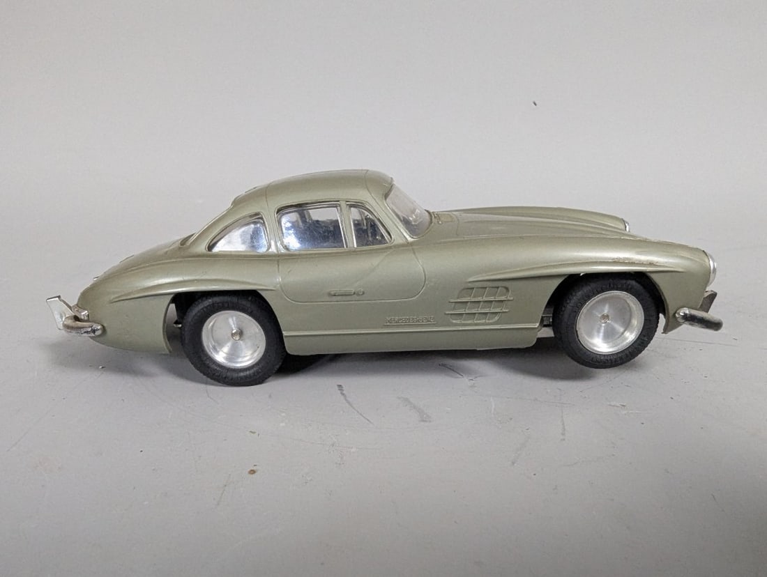 Vintage Strombecker Mercedes-Benz 300 SL Gullwing 1/32 Slot Car for Collectors - 2