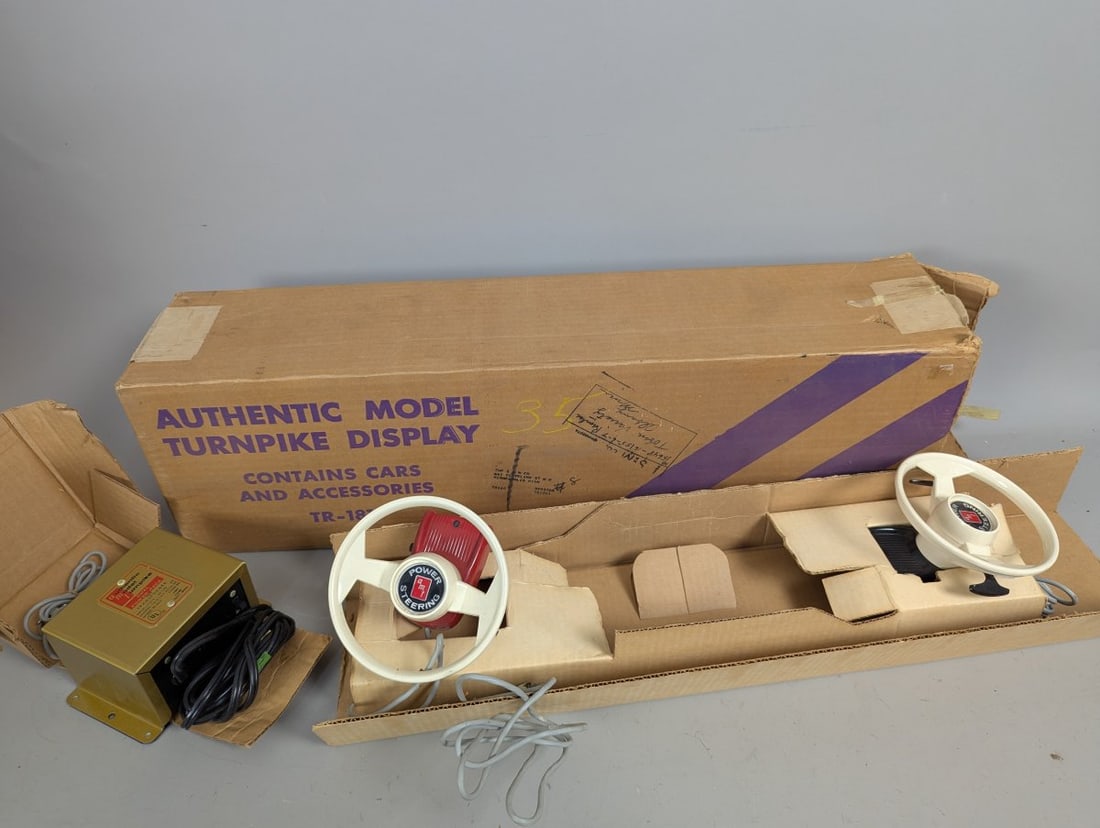 AMT Turnpike Display Set Model TR-181 with Controllers and Transformer - Incomplete (1 of 7)