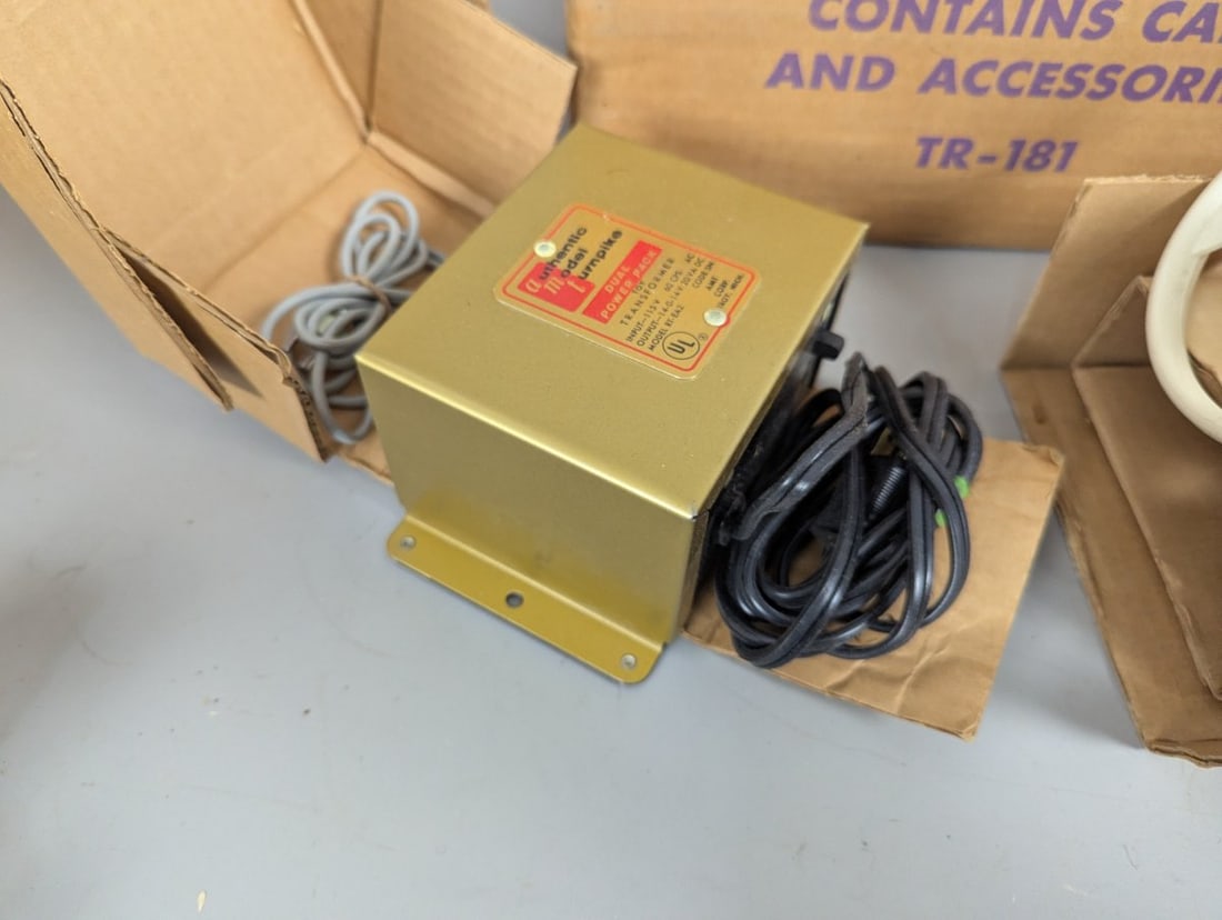 AMT Turnpike Display Set Model TR-181 with Controllers and Transformer - Incomplete - 5