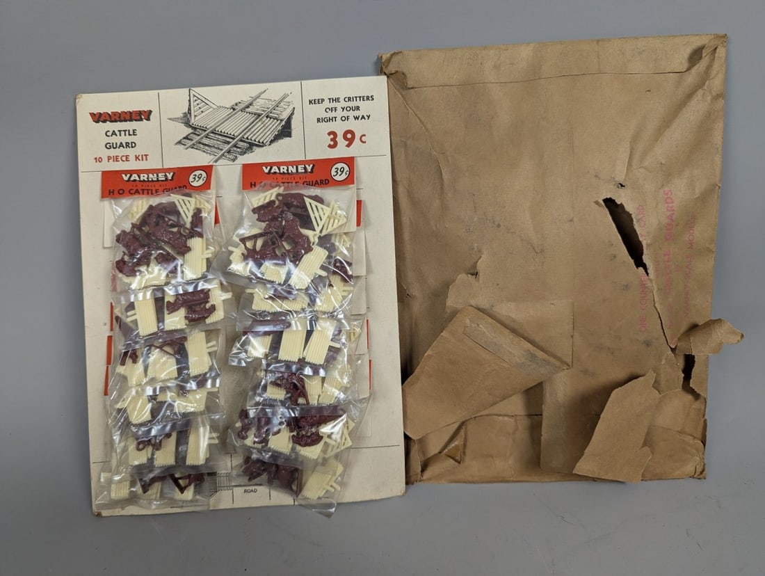 Varney HO Scale Cattle Guard Kits Complete Store Display Vintage Model Railroad Accessories (1 of 5)