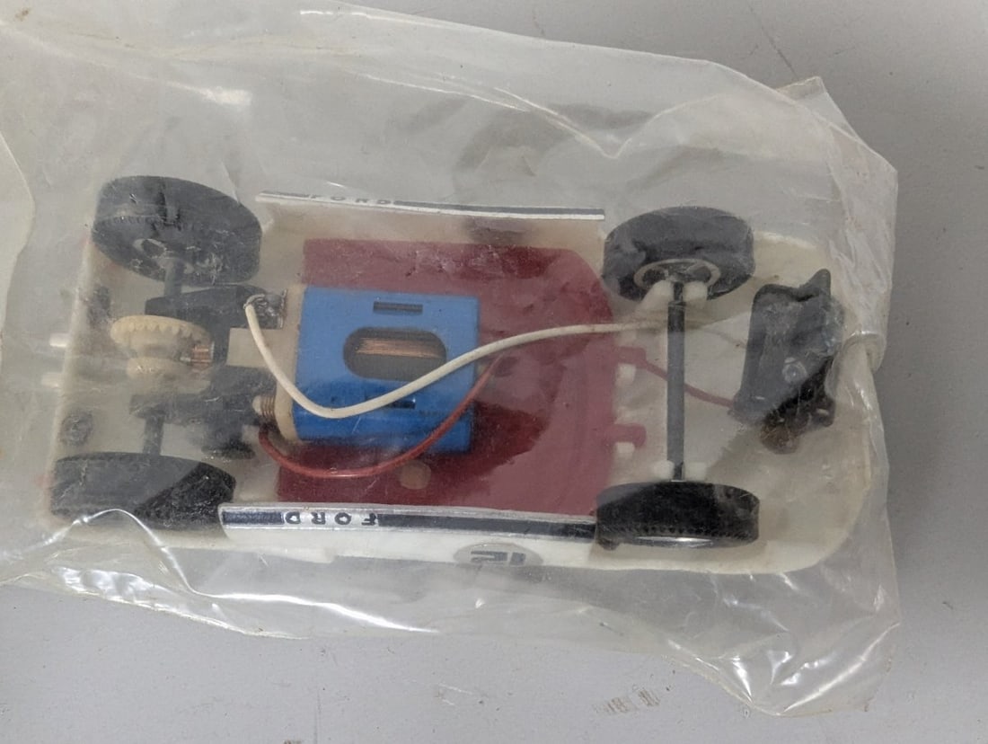 Aurora Thunderjet Ford GT40 HO Scale Slot Car Vintage New Old Stock Collectible - 5