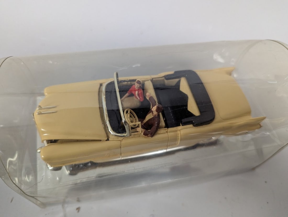 Revell-AMT 1953 Cadillac Eldorado Convertible Promotional Model Vintage Car - 2