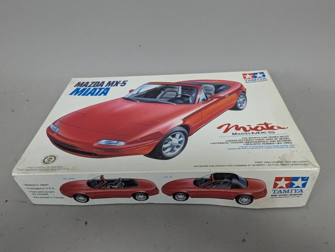 Tamiya Mazda MX-5 Miata 1/24 Scale Model Kit Classic Sports Car No. 24092 - 6