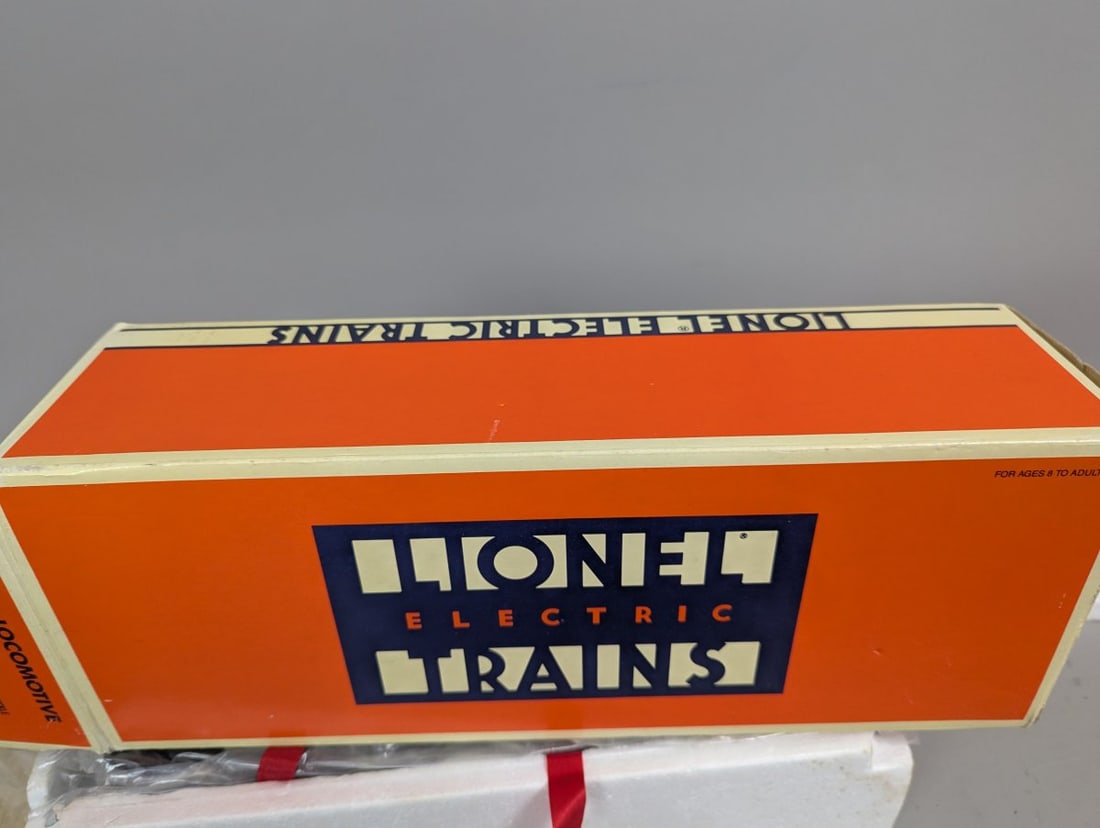 Lionel PRR GG-1 Electric Locomotive 6-18308 New Old Stock Rare Collector's Item - 3