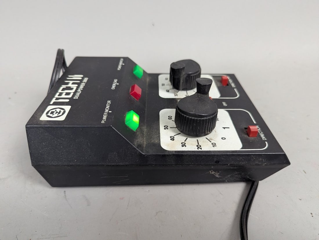 MRC Tech II Dualpower 2800 Hobby Transformer Model Train Power Supply - 3