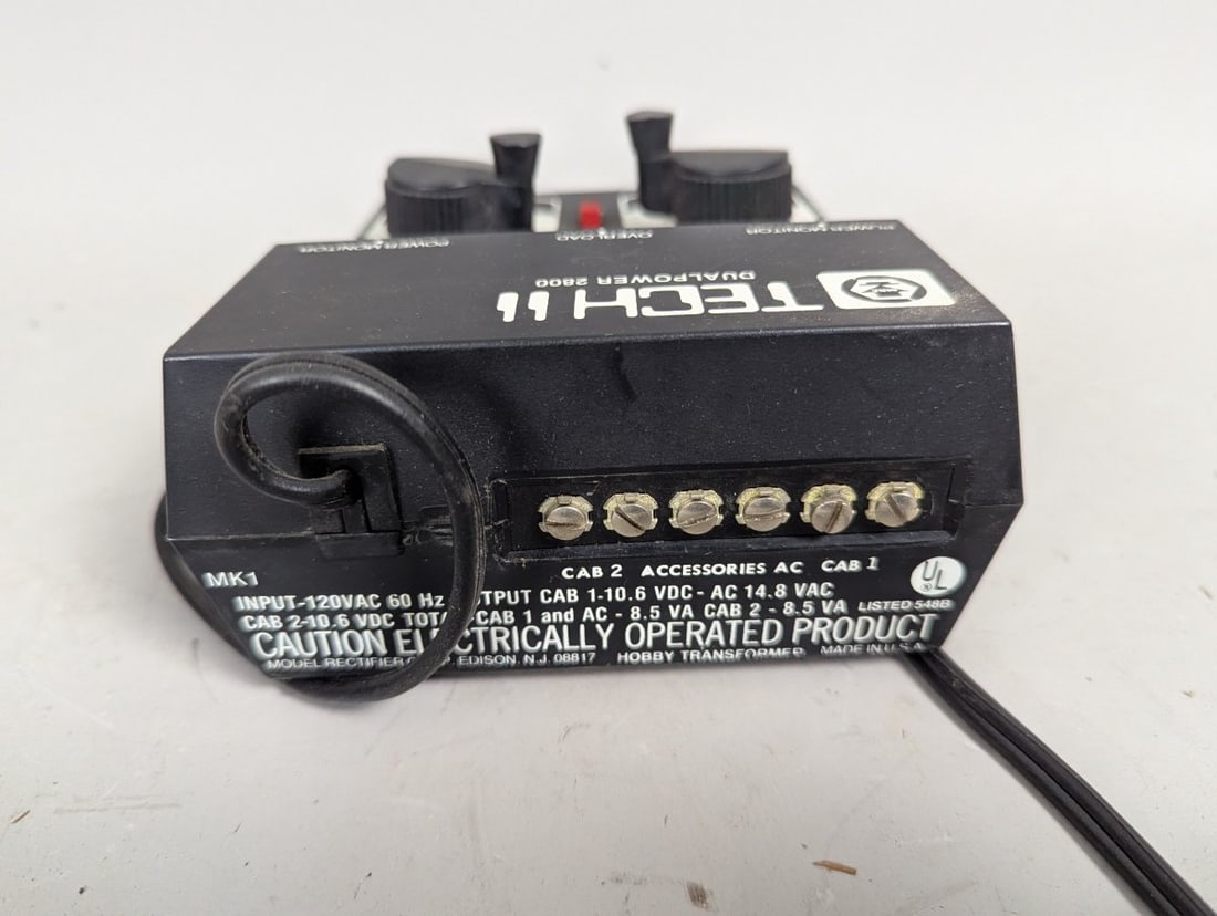 MRC Tech II Dualpower 2800 Hobby Transformer Model Train Power Supply - 4
