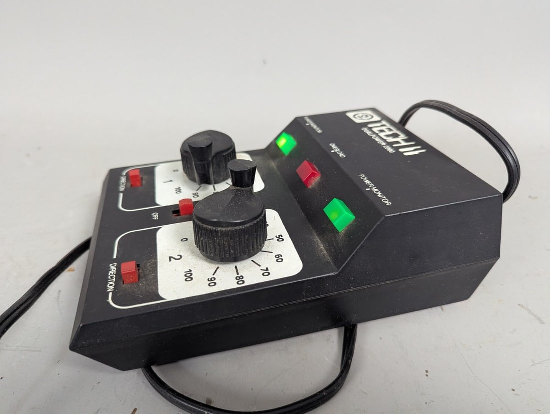 MRC Tech II Dualpower 2800 Hobby Transformer Model Train Power Supply - 5