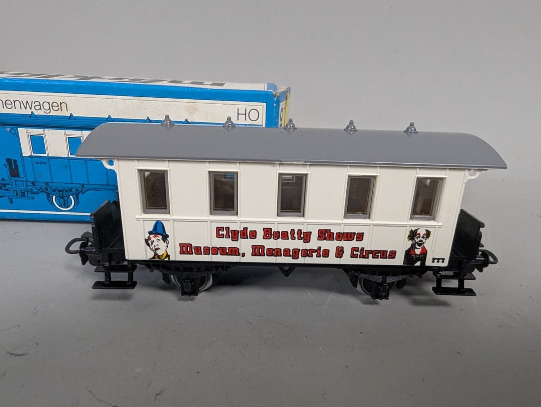 Marklin HO Scale 4107C Clyde Beatty Circus Passenger Car Limited Edition Model - 2