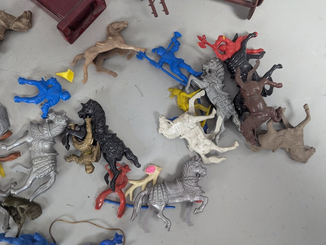 Lot of Assorted Vintage Plastic Toys and Parts 1950s Knights Cars Playset Figures - 5