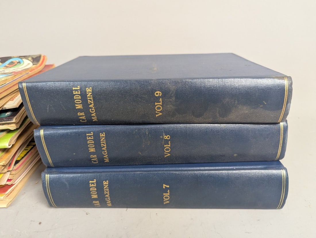 Lot of Vintage Car Model Magazine Loose Issues and Bound Volumes from 1960s-1970s - 2