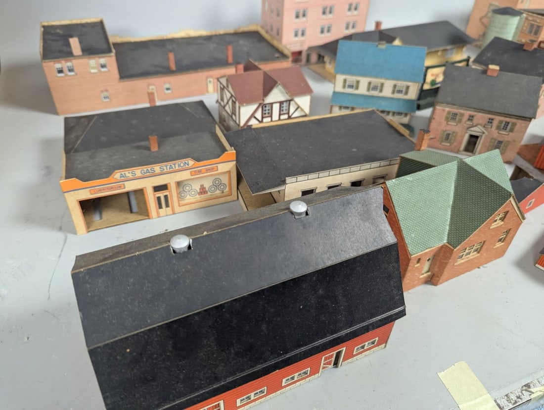 Vintage Built-Rite Cardboard Model Railroad Buildings Lot for Restoration or Parts - 8