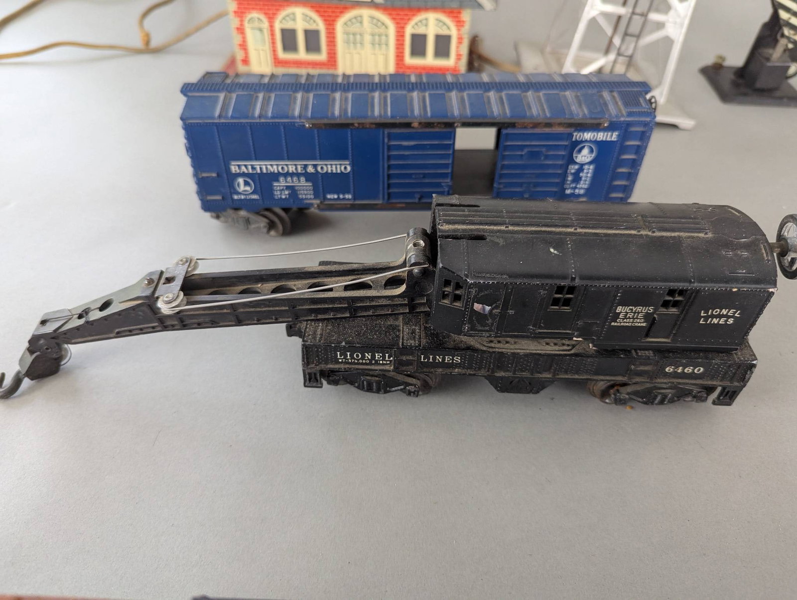 Lionel Train Cars and Accessories Collection with Track Signals - 6