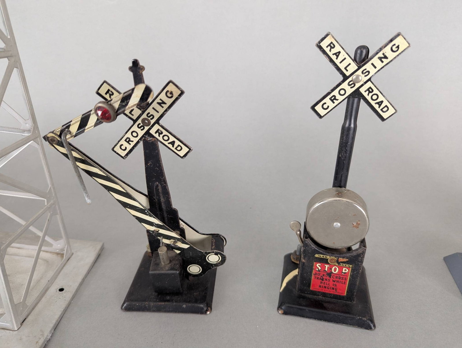 Lionel Train Cars and Accessories Collection with Track Signals - 9