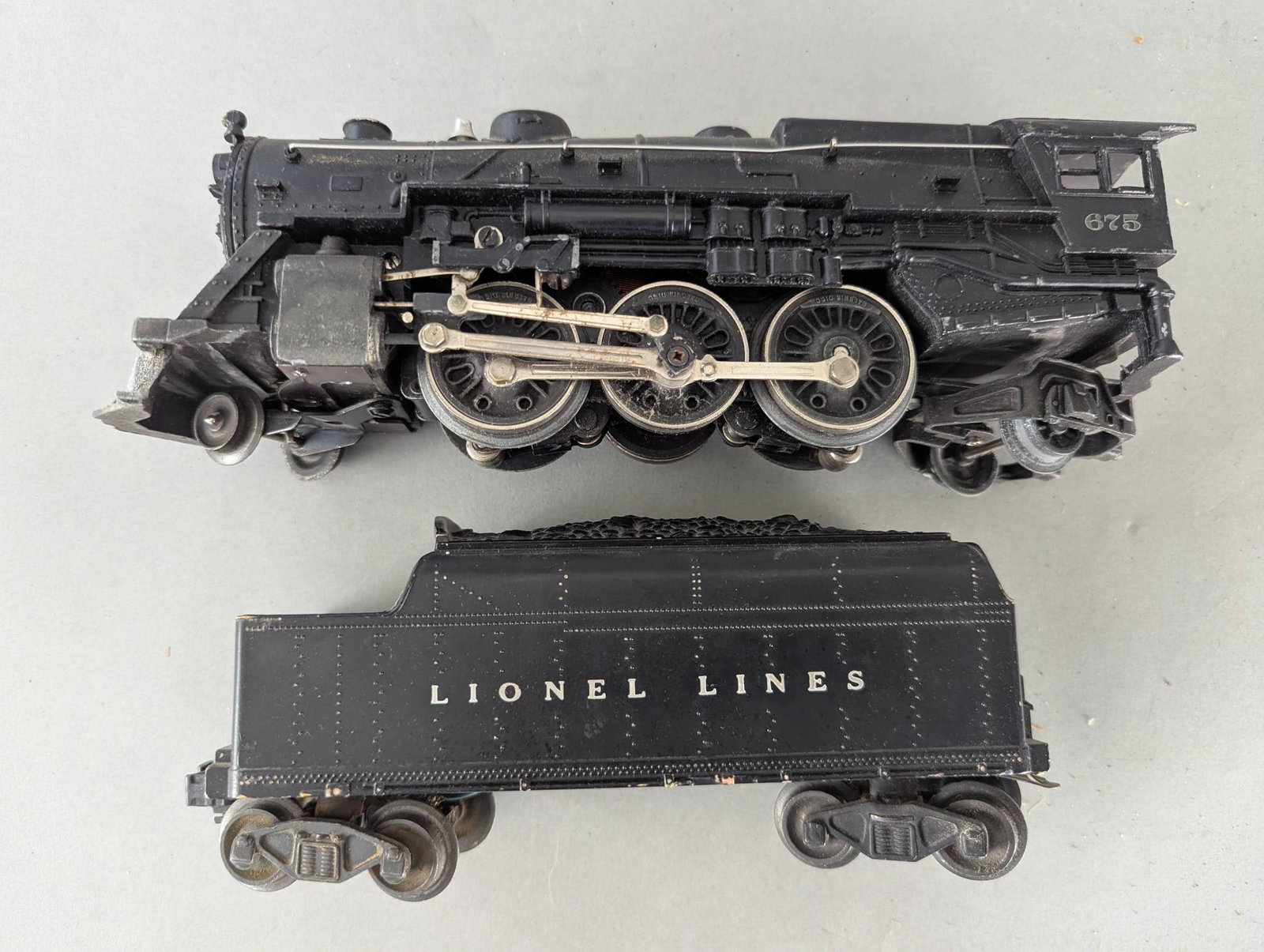 Lionel 675 Railroad Locomotive Engine and 6466w Tender - 2