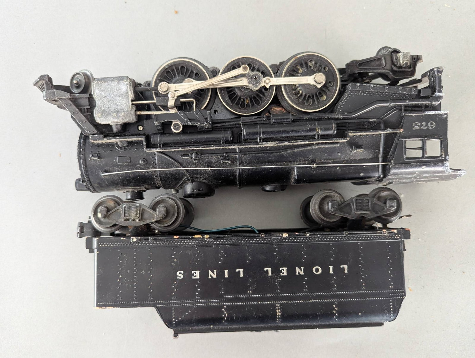 Lionel 675 Railroad Locomotive Engine and 6466w Tender - 4