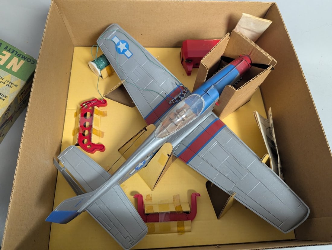 Lindberg Line Electric P-51 Mustang Model Airplane Vintage Toy Collectible Kit CL954 - 4