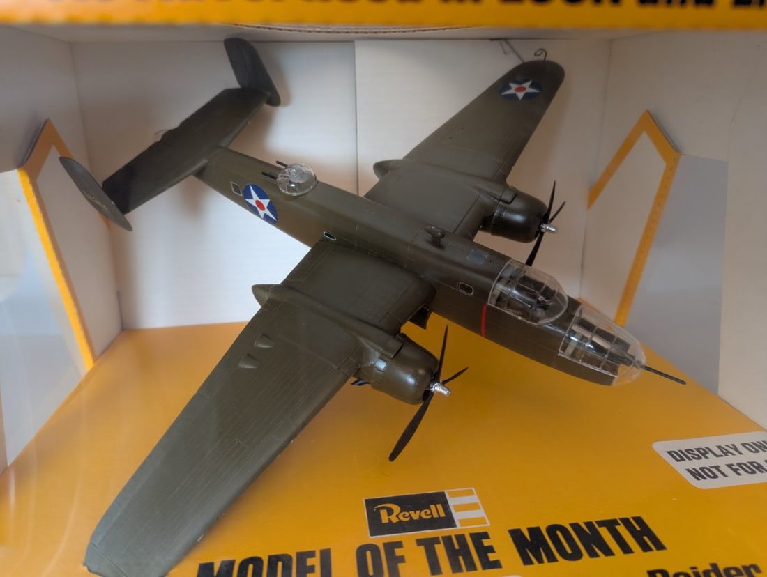 Revell Doolittle's B-25B Tokyo Raider Vintage Store Display Model of the Month - 7