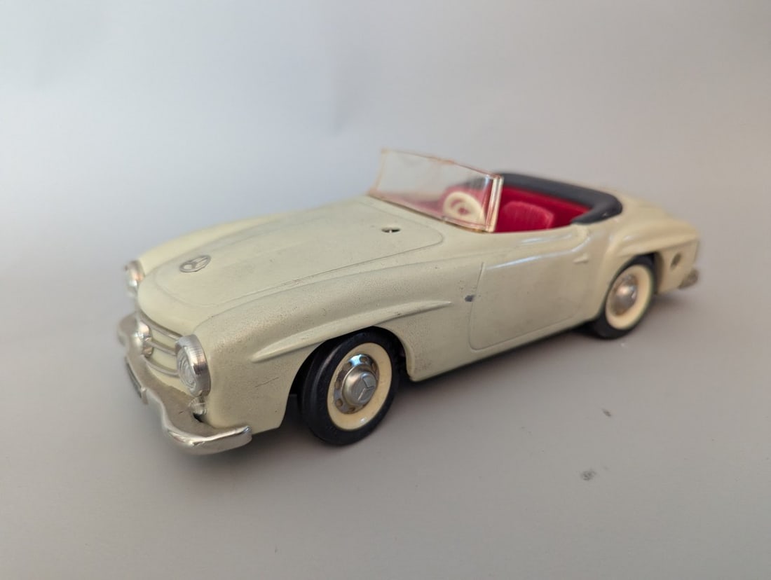 Schuco 2095 Wind-Up Mercedes-Benz 190 SL Collectible Toy Car - 2