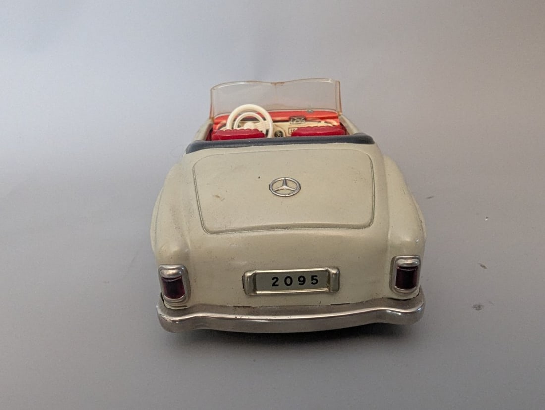 Schuco 2095 Wind-Up Mercedes-Benz 190 SL Collectible Toy Car - 4