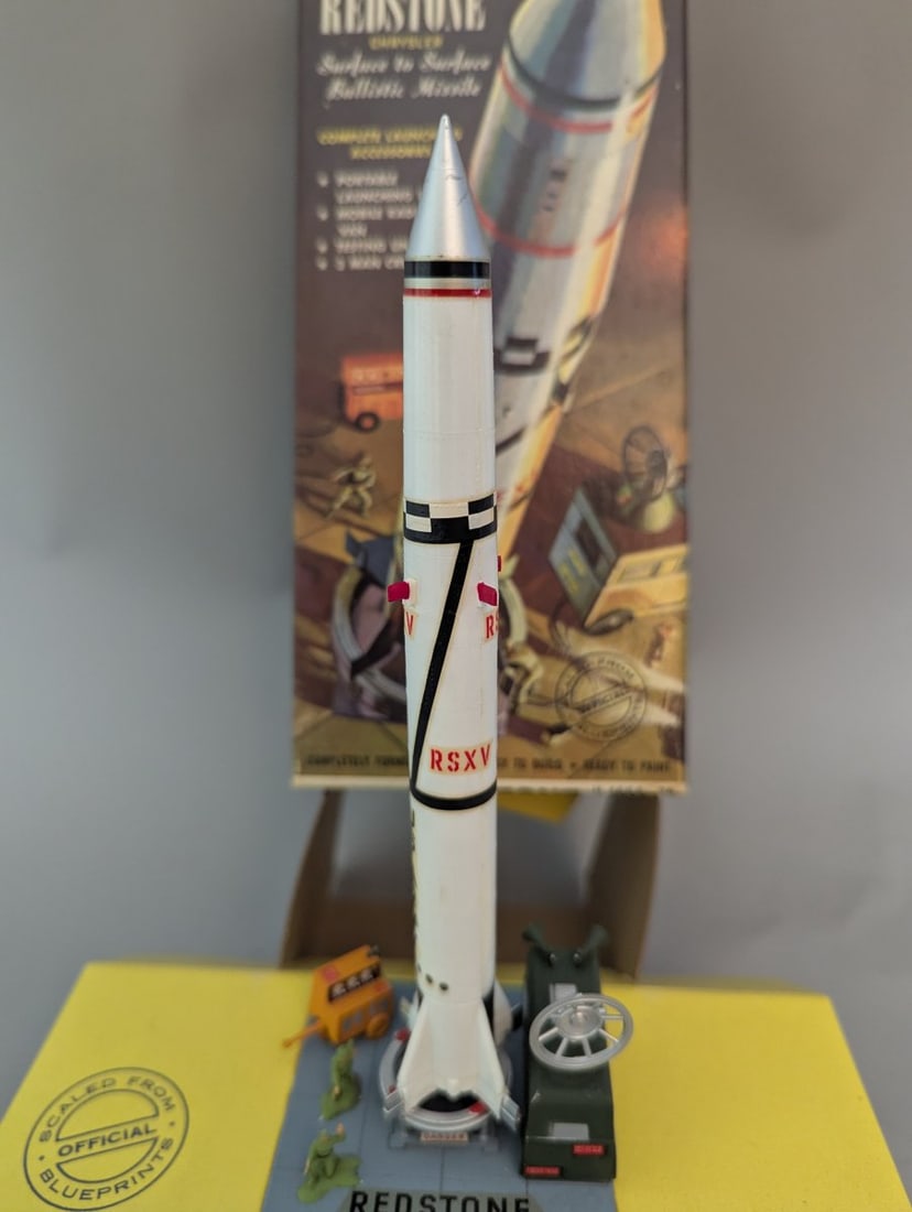 Revell US Army Redstone Missile Vintage Store Display and Assembled Model Kit - 3