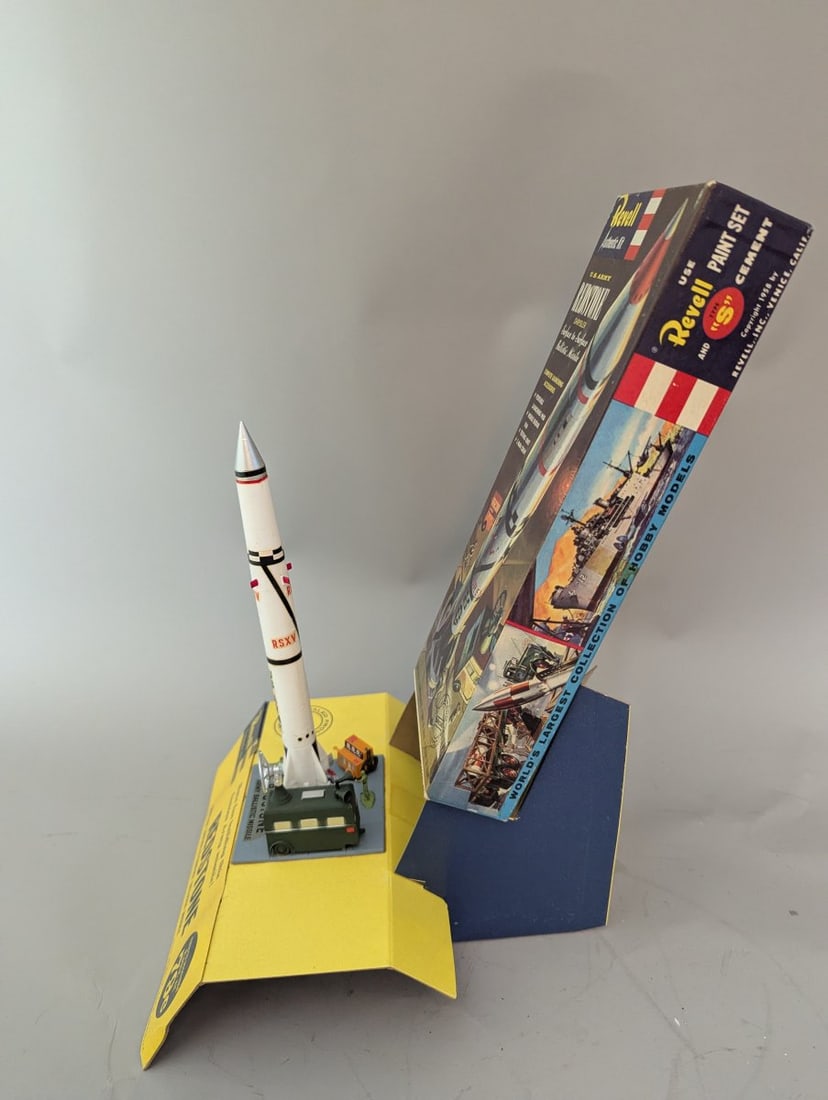Revell US Army Redstone Missile Vintage Store Display and Assembled Model Kit - 5