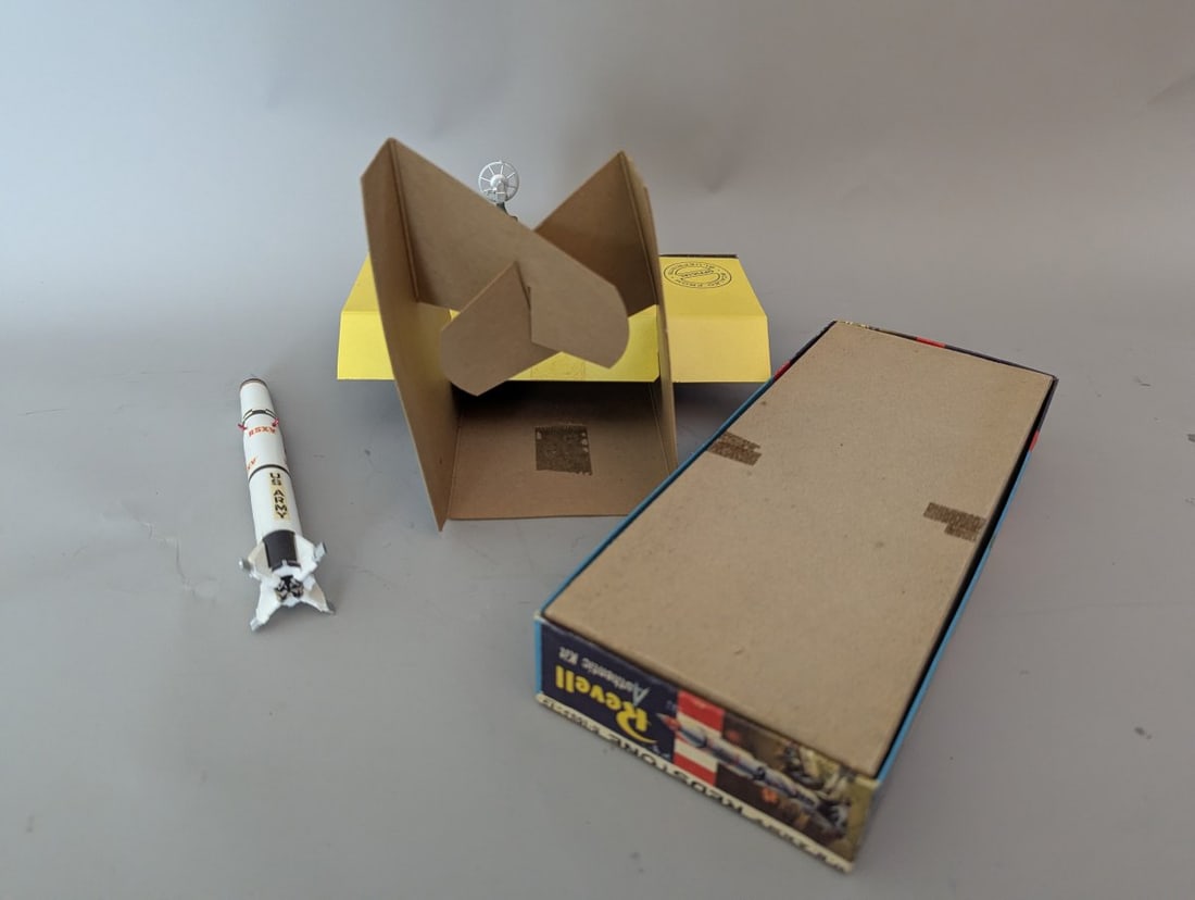 Revell US Army Redstone Missile Vintage Store Display and Assembled Model Kit - 7