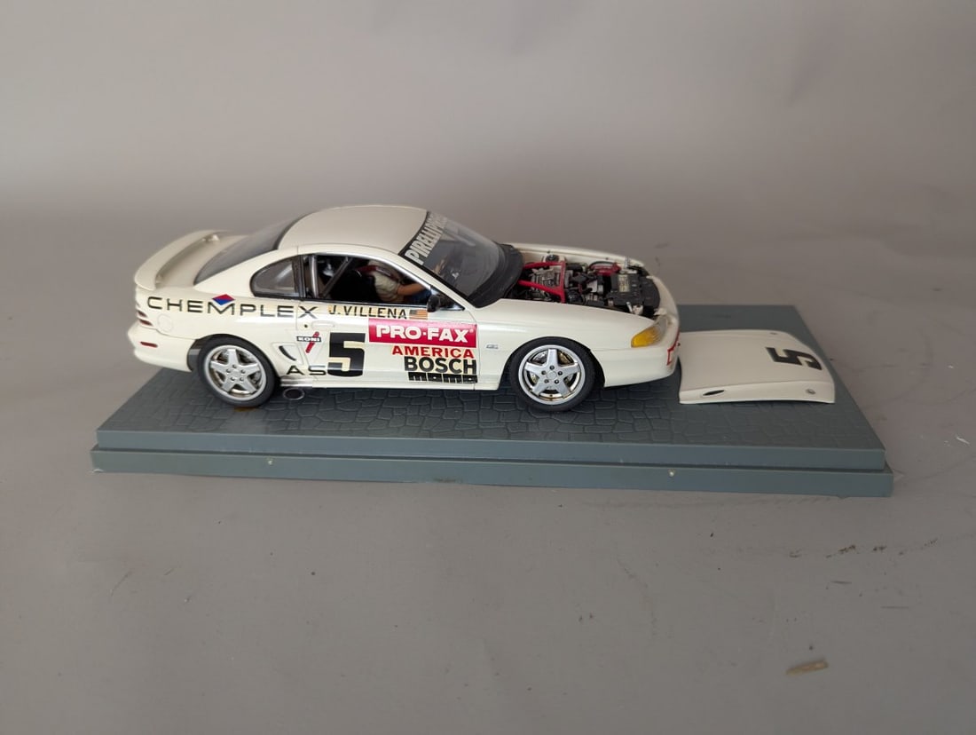 UT Models 1:18 Scale Ford Mustang #5 CET 1995 Villena Diecast Model Car - 2