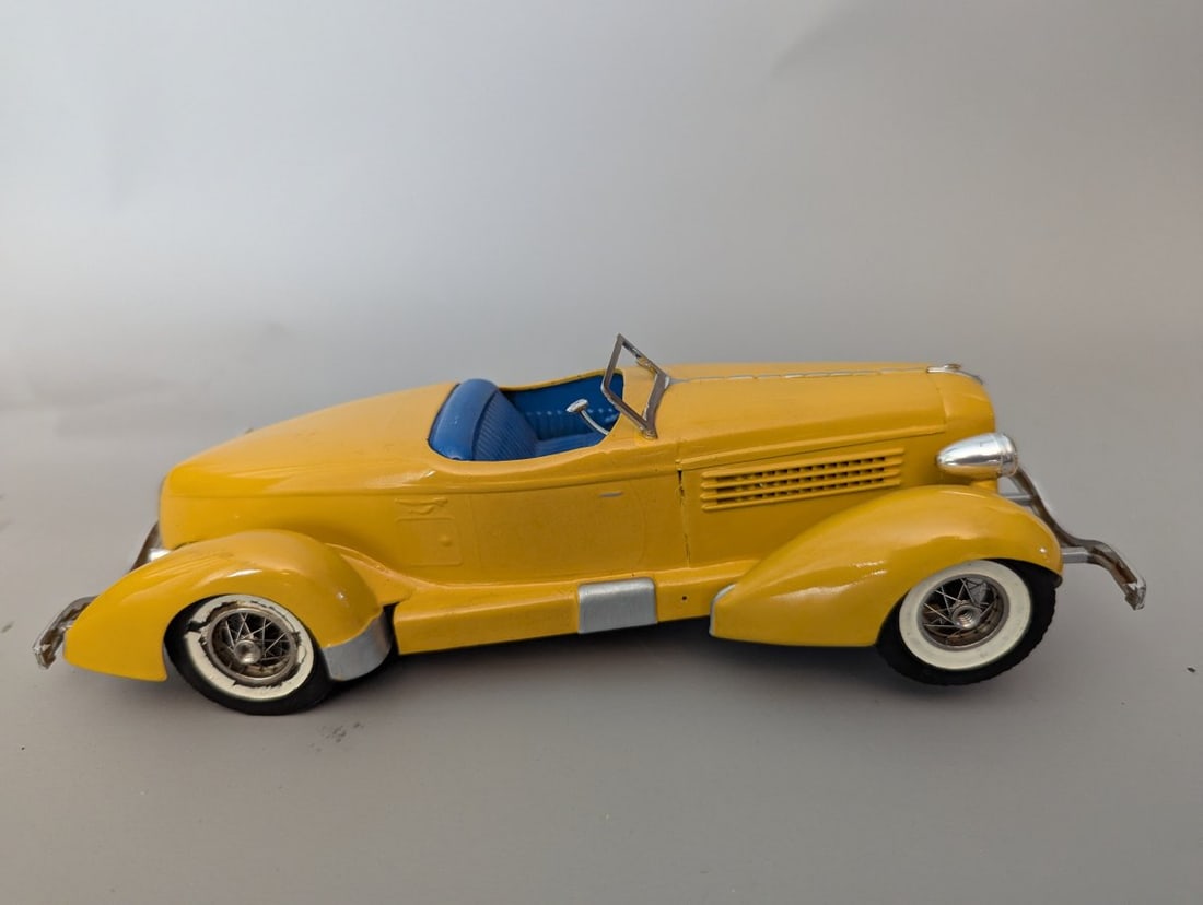 Vintage Battery-Operated Auburn Speedster Slot Car 1935 Collectible Toy Car - 5