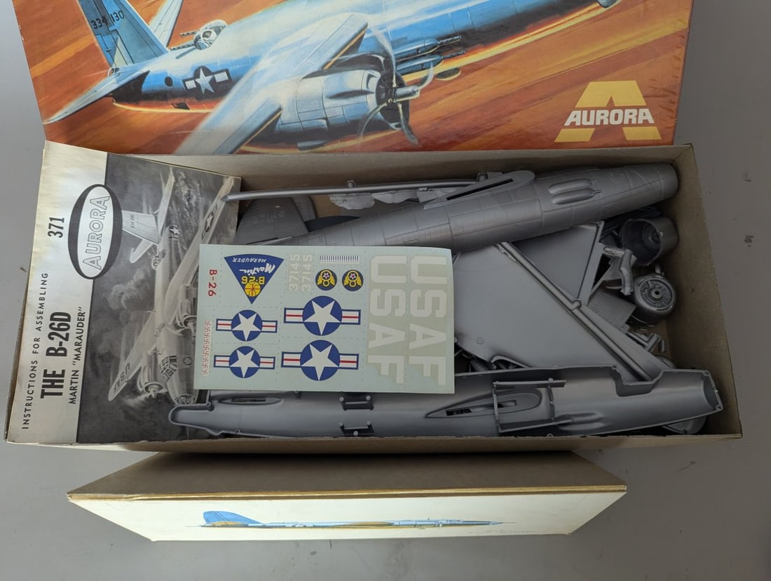 Aurora Martin B-26D Marauder Model Kit with Original Artwork Rare Collector Set - 3