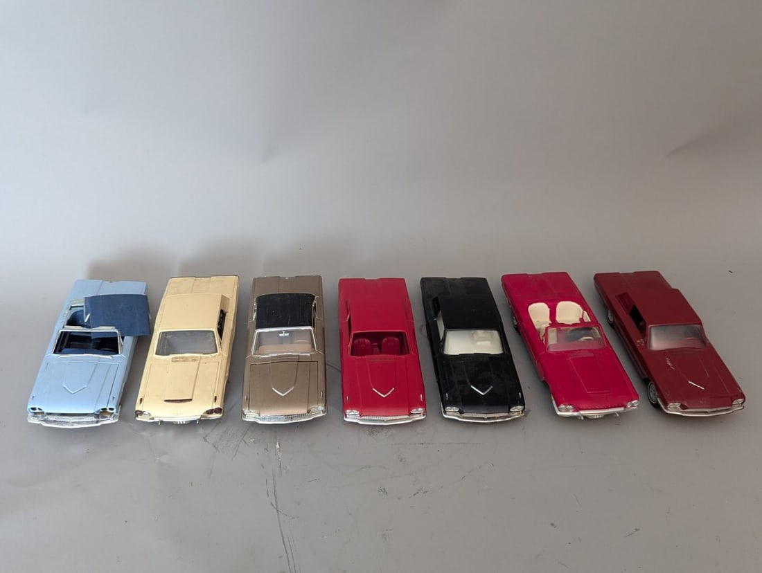 1964-67b Ford Thunderbird Models Promo Lot with Rare Radio for Parts or Repair: **Important** Please read below description on how to avoid high shipping costs. Up for auction is a fascinating collection featuring various 1964-66 Ford Thunderbird models and a rare Philco-Ford