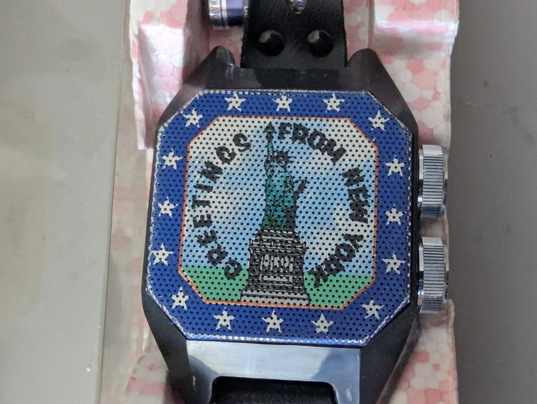 Vintage Greetings from New York Wrist Radio Statue of Liberty NOS Collectible Electronics - 2