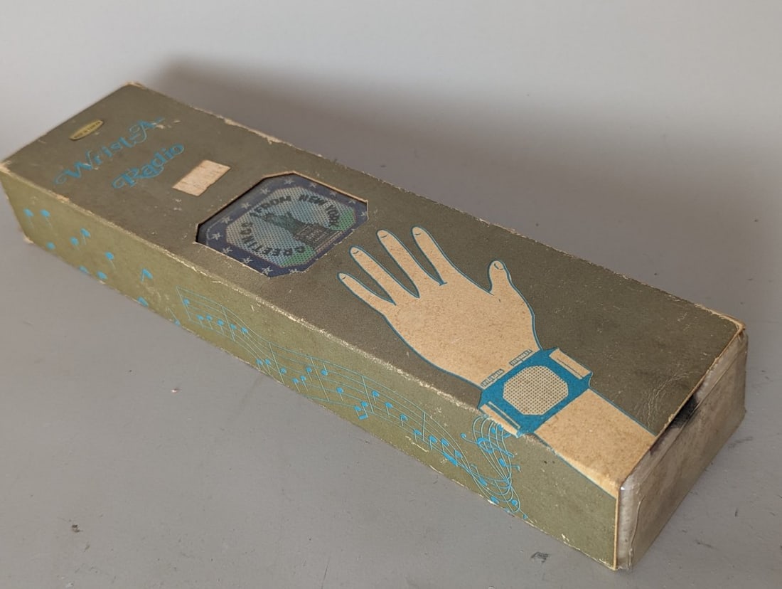 Vintage Greetings from New York Wrist Radio Statue of Liberty NOS Collectible Electronics - 5