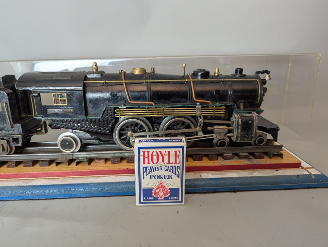 American Flyer Pre-War Standard Gauge 4-6-2 Pacific Steam Locomotive with Tender - 10