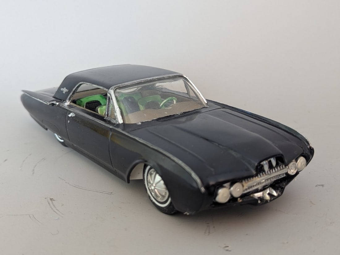 1963 Ford Thunderbird 1:25 Scale Model Custom Prototype Possible AMT Jo-Han: **Important** Please read below description on how to avoid high shipping costs. This is a rare and intriguing 1963 Ford Thunderbird 1:25 scale model, possibly a custom or prototype. The dimensions