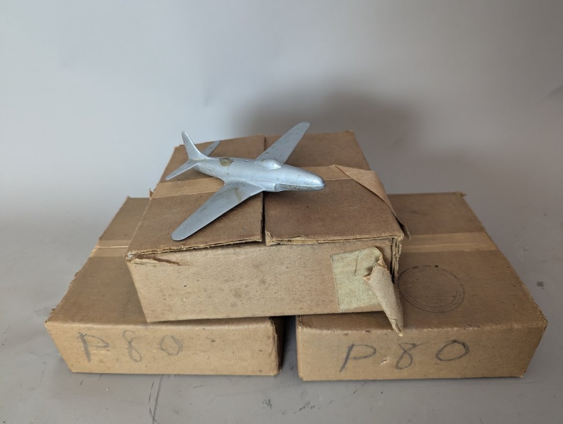 WWII U.S.A.A.F. P-80 Shooting Star Aircraft Recognition Models Sealed Boxes Collection: **Important** Please read below description on how to avoid high shipping costs. From 1945, this unique collection features WWII U.S.A.A.F. P-80 Shooting Star aircraft recognition silhouettes. Made